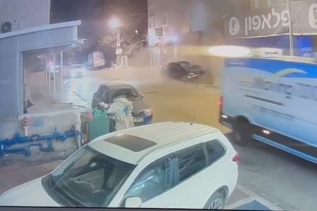 الطيبة: اصابة شاب بجراح خطيرة بانفجار مركبة